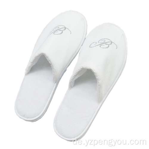 Personalisiertes benutzerdefiniertes Logo Hotel Gast Slipper Koralle Fleece